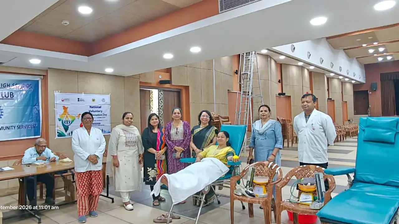 DBMS कदमा हाई स्कूल रक्तदान शिविर